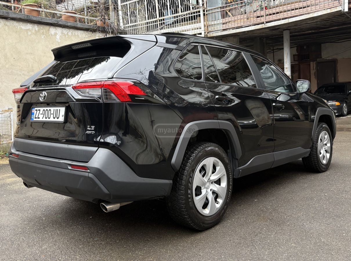 Toyota RAV 4 - фото 4