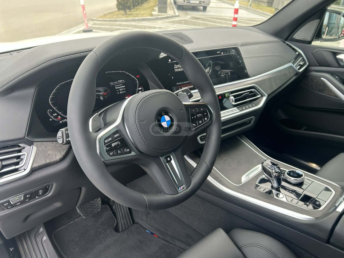 BMW xDrive40i 4dr All-Wheel Drive — миниатюра 11