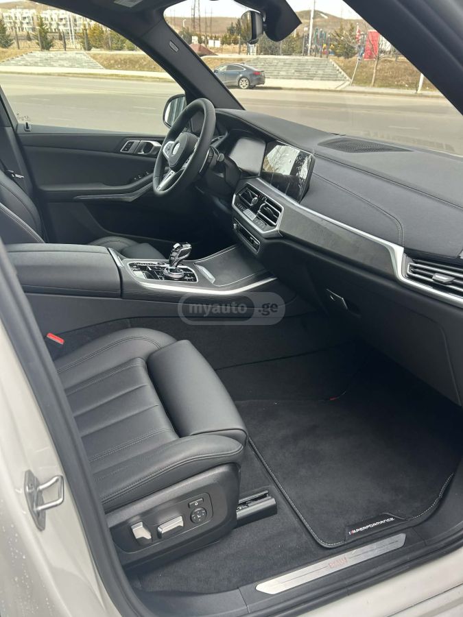 BMW xDrive40i 4dr All-Wheel Drive — миниатюра 14