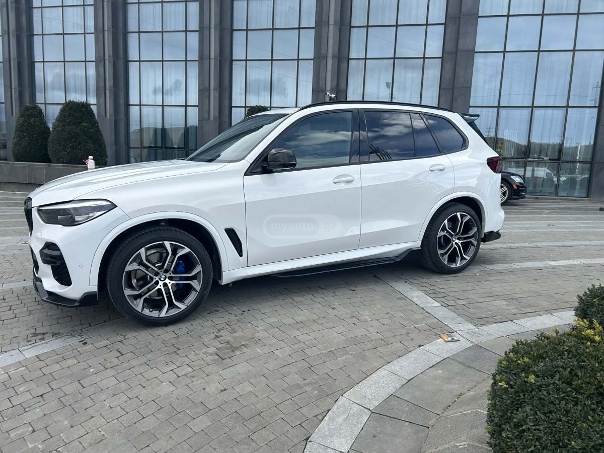 BMW xDrive40i 4dr All-Wheel Drive — миниатюра 3