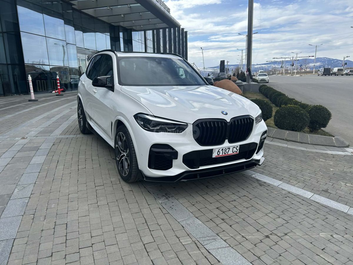 BMW xDrive40i 4dr All-Wheel Drive — миниатюра 4