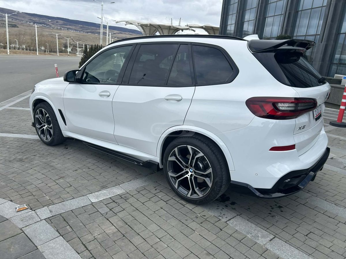 BMW xDrive40i 4dr All-Wheel Drive — миниатюра 5