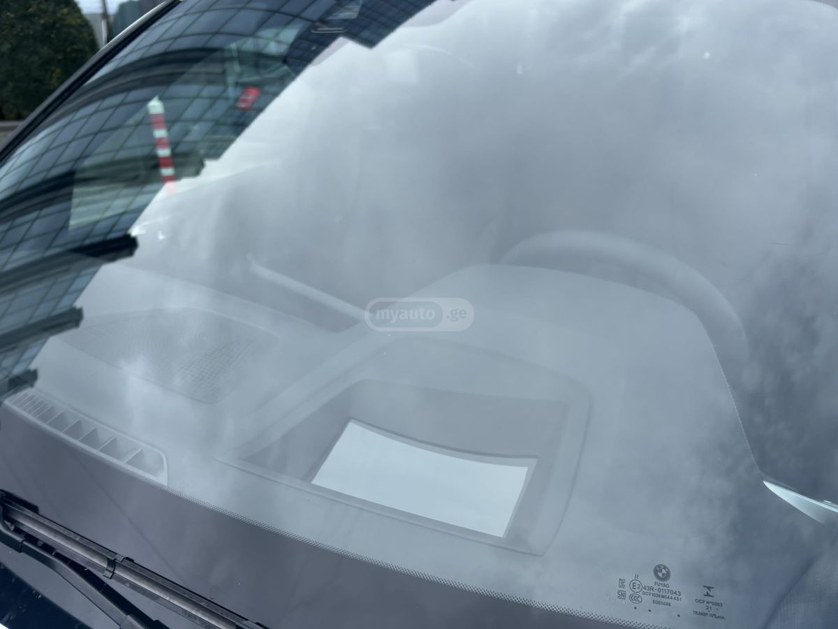 BMW xDrive40i 4dr All-Wheel Drive — миниатюра 9