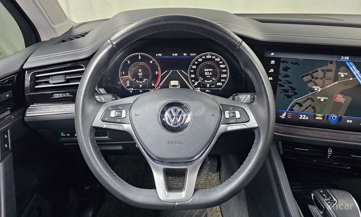 Volkswagen Touareg - фото 13
