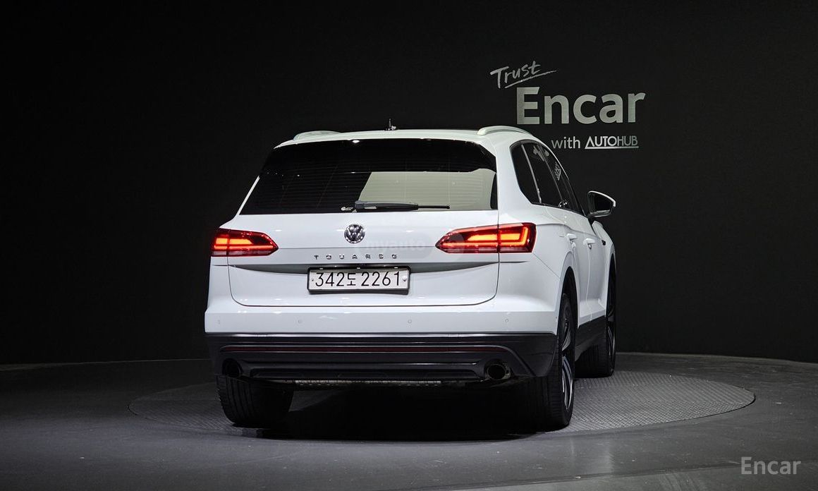 Volkswagen Touareg - фото 4