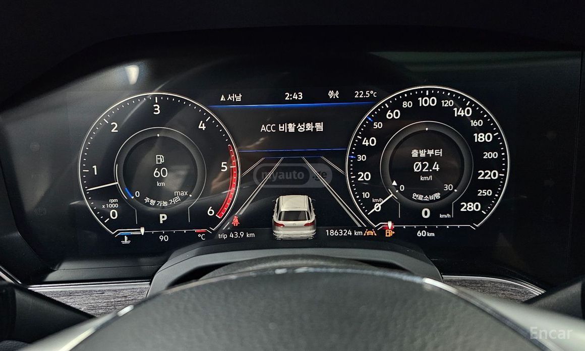 Volkswagen Touareg - фото 8