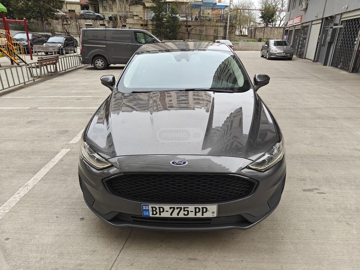 Ford Fusion - фото 1