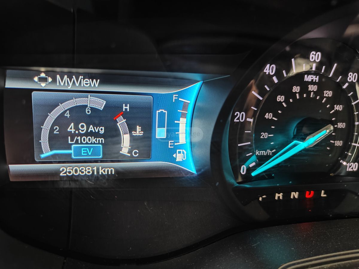 Ford Fusion - фото 2