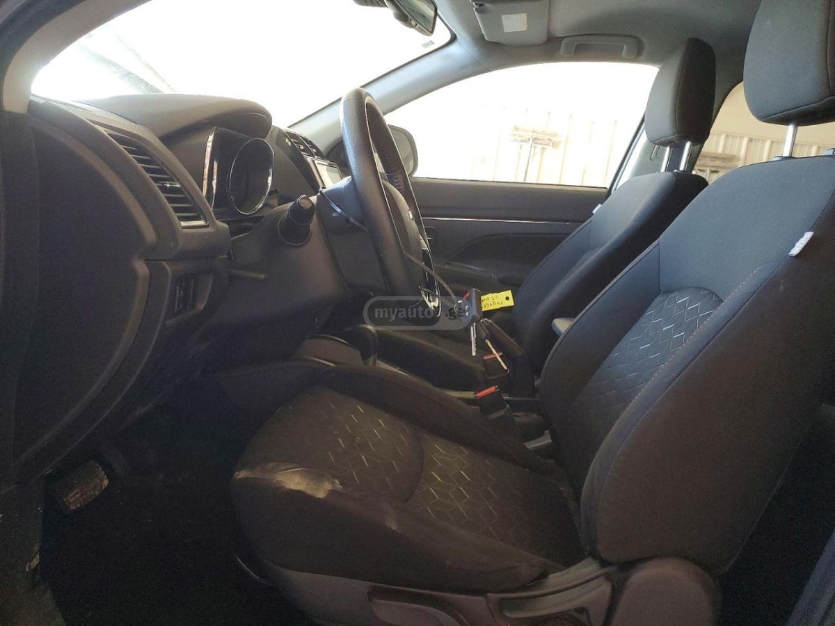 Mitsubishi Outlander - фото 7