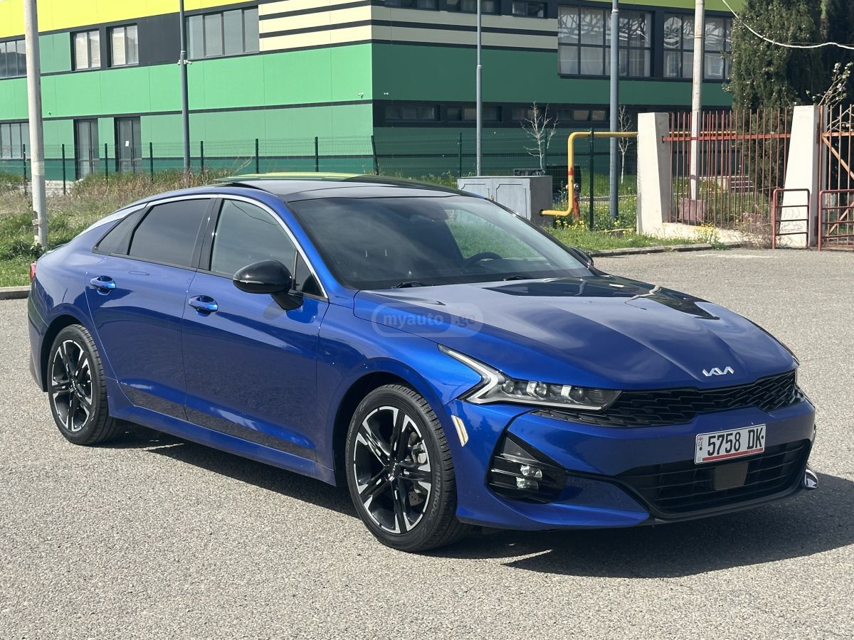 Kia K5 - фото 1