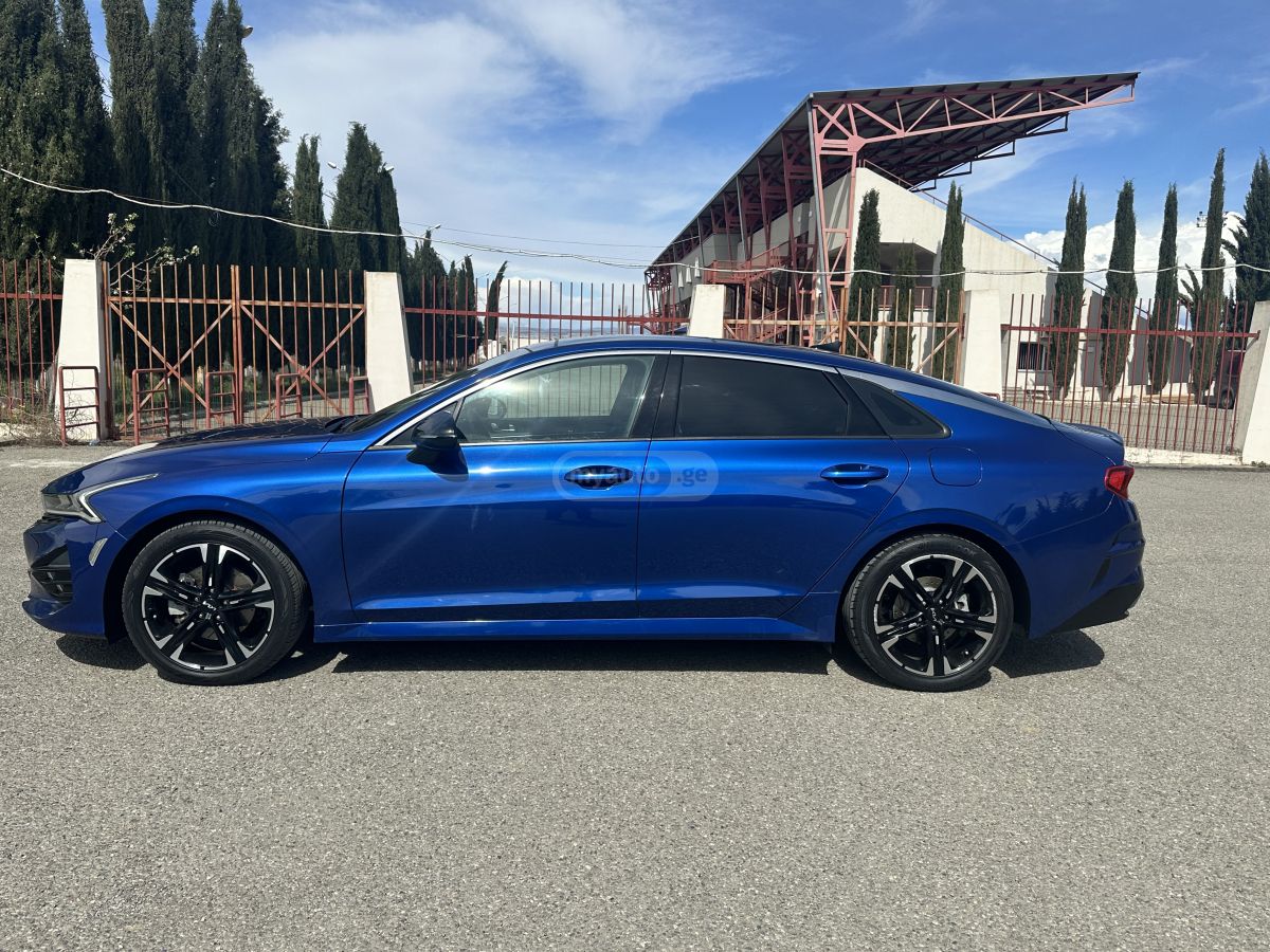 Kia K5 - фото 12