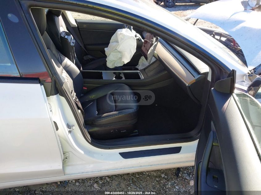 Tesla Dual Motor Long Range — миниатюра 5