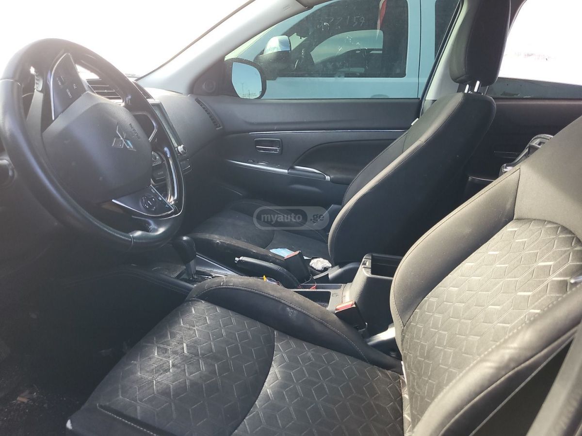 Mitsubishi SE — миниатюра 6