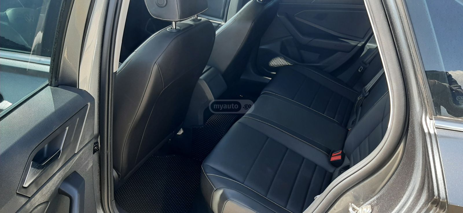 Volkswagen Jetta - фото 13