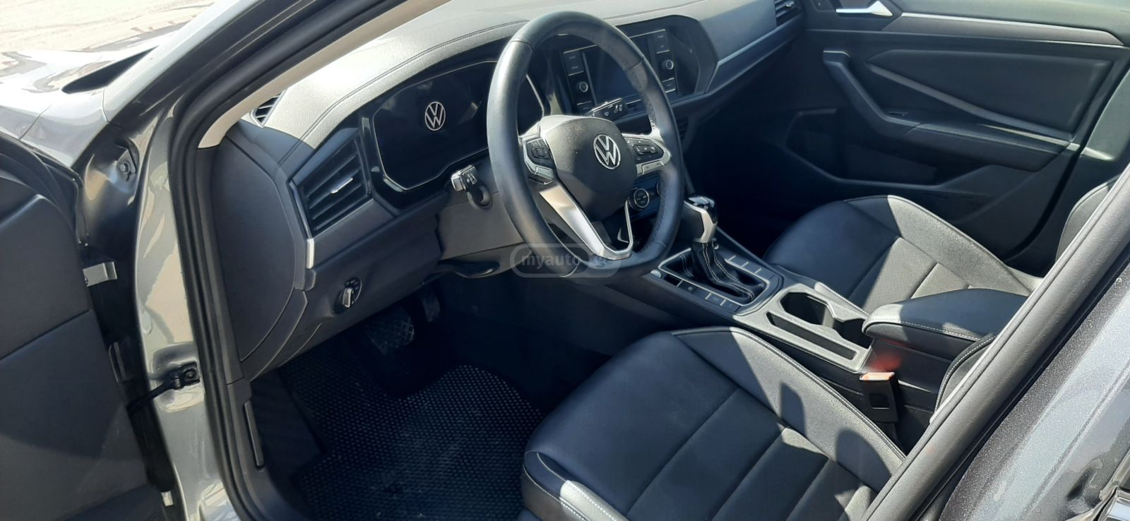 Volkswagen Jetta - фото 14