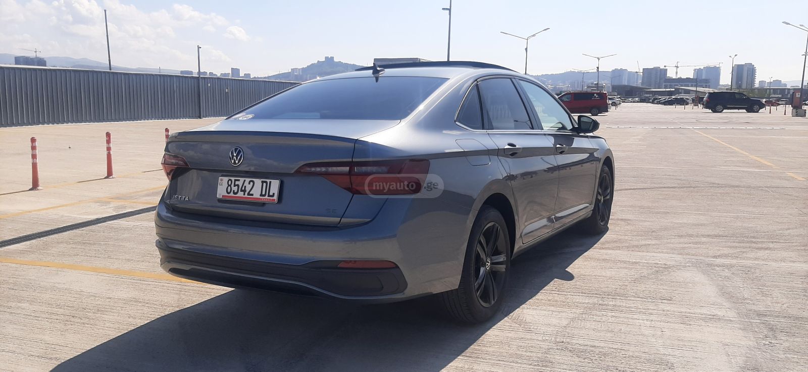 Volkswagen Jetta - фото 4