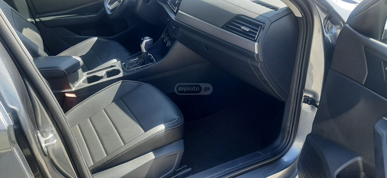 Volkswagen Jetta - фото 8