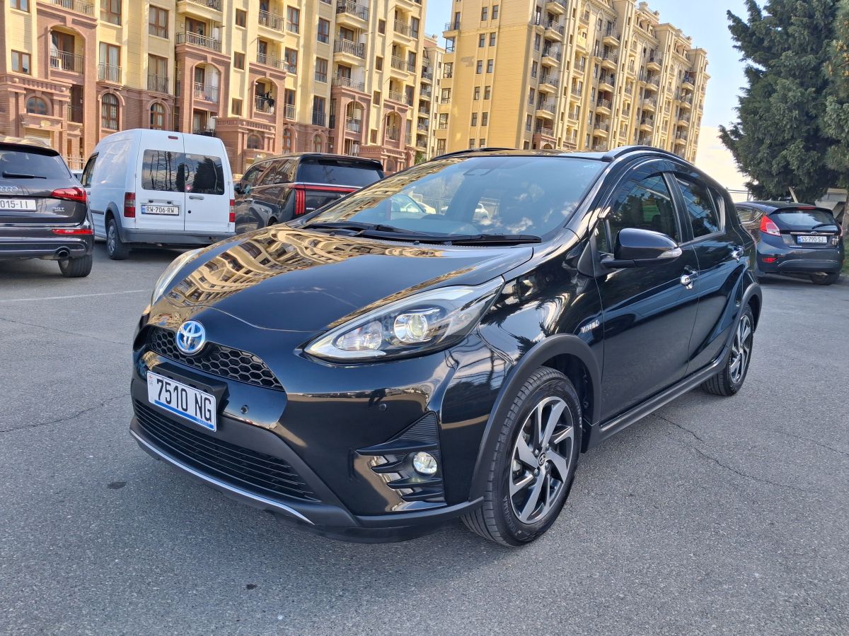 Toyota Aqua - фото 1