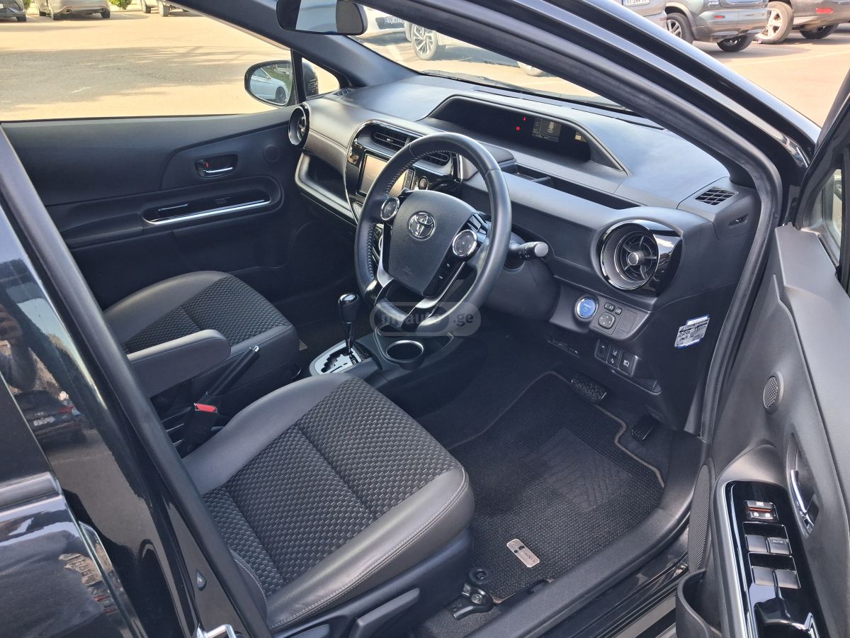 Toyota Aqua - фото 4