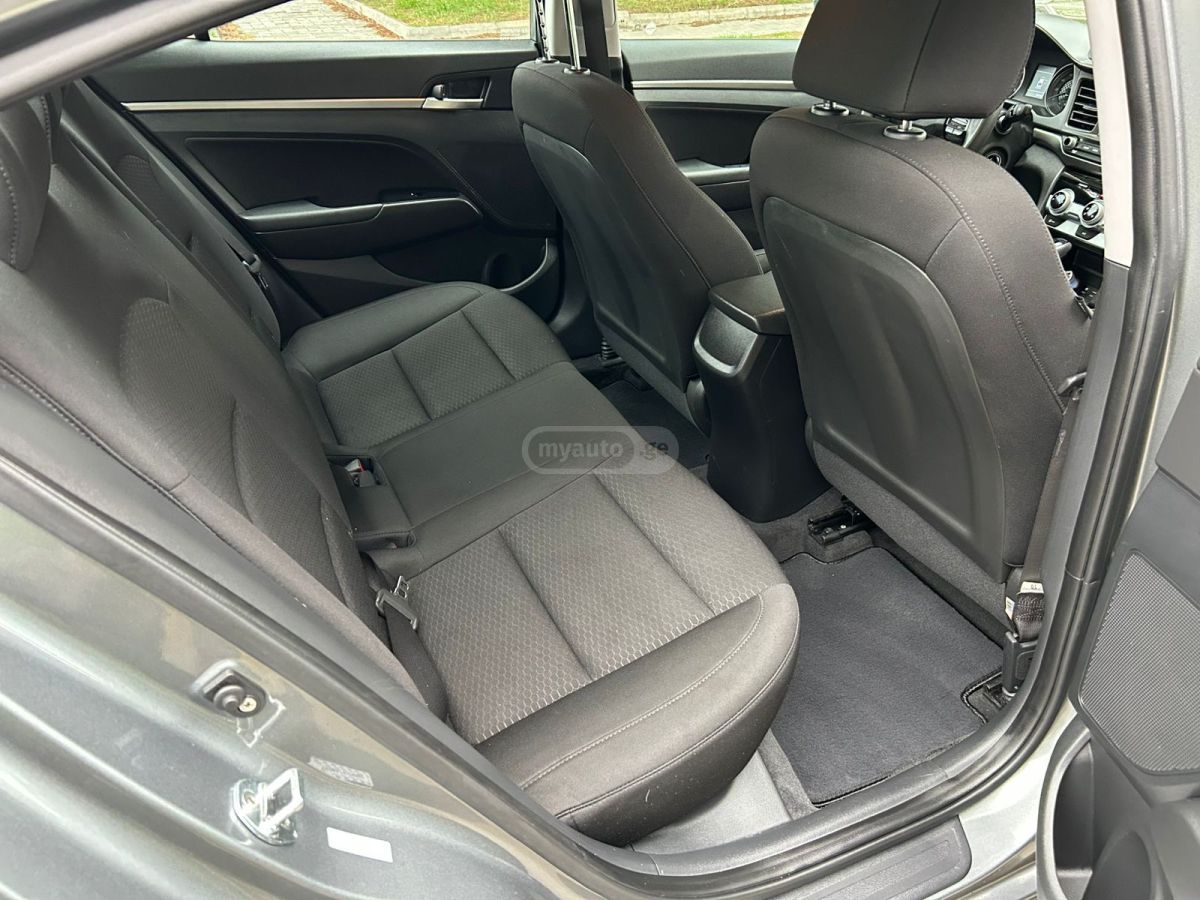 Hyundai Elantra - фото 15