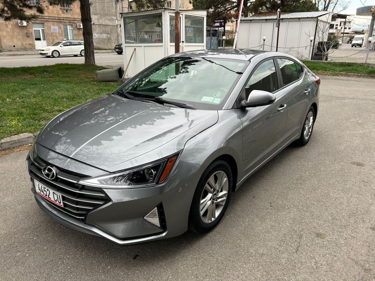 Hyundai Elantra - фото 2