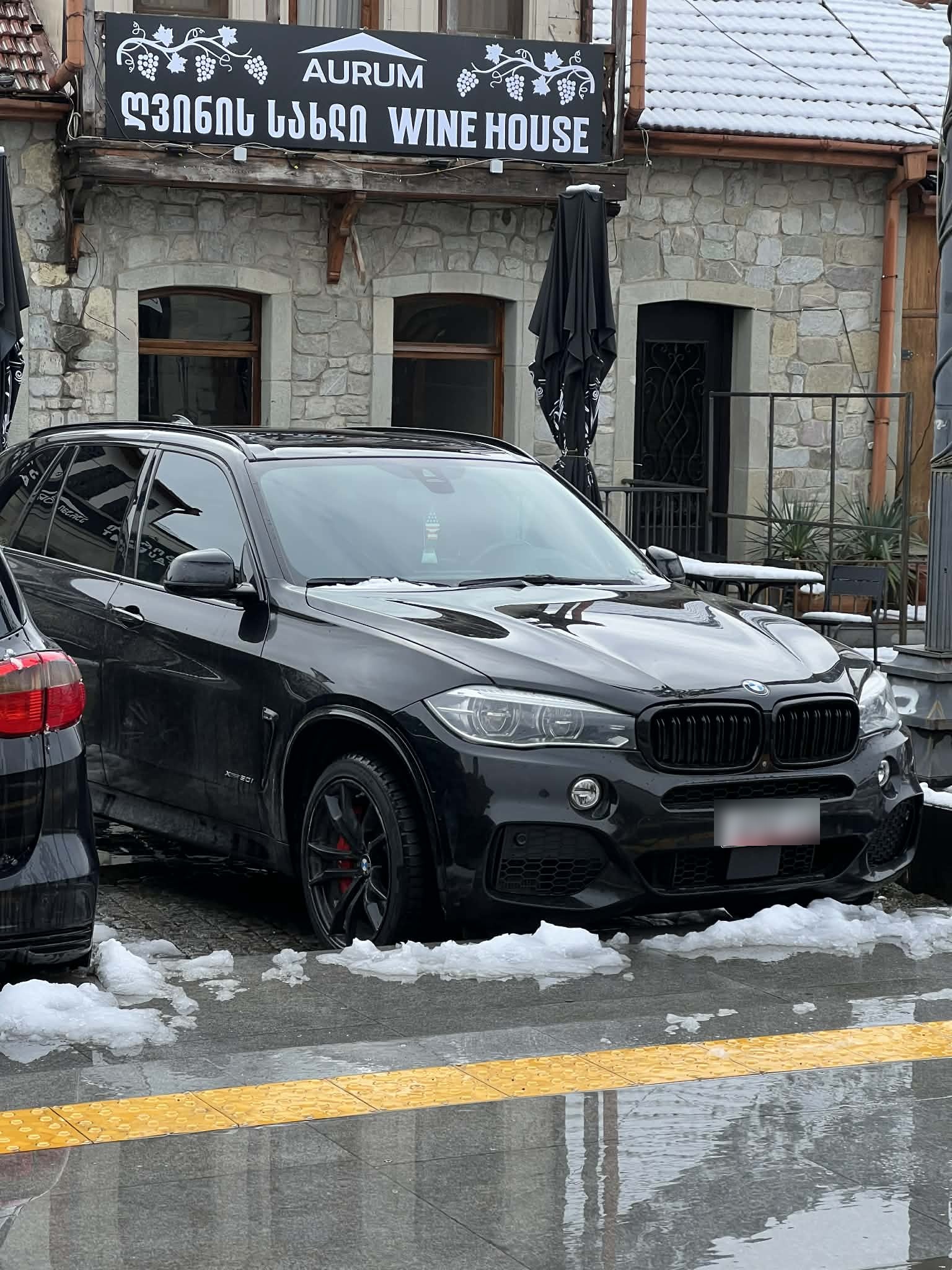 BMW X5 - фото 1