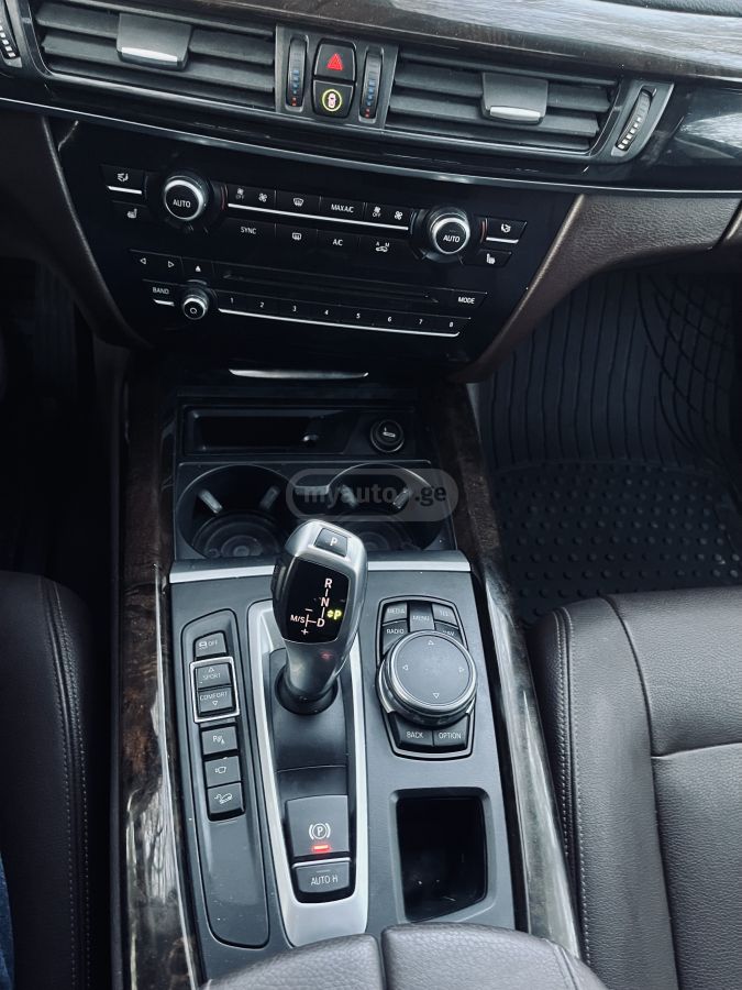 BMW X5 - фото 8