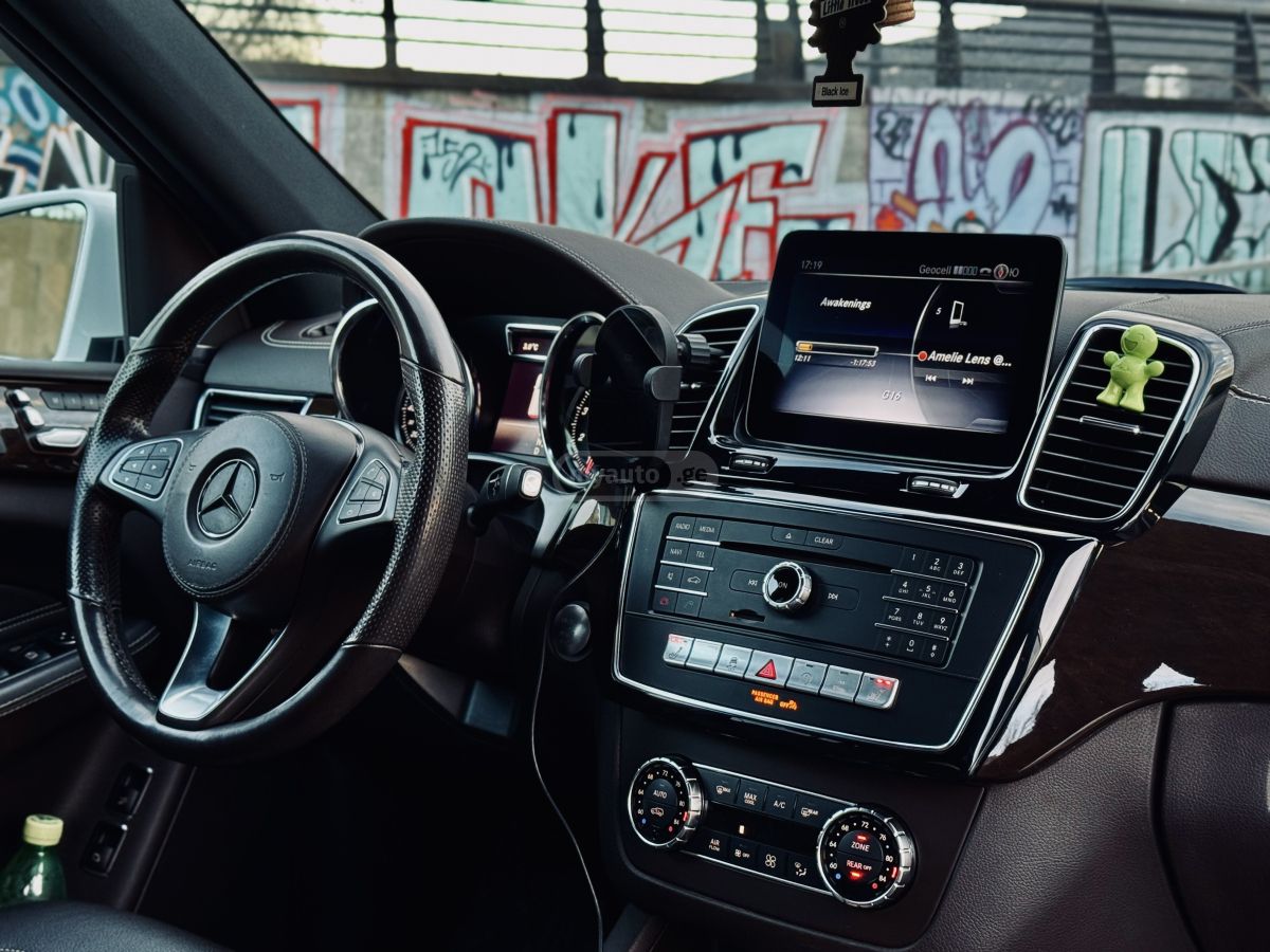 Mercedes-Benz GLS 450 - фото 12