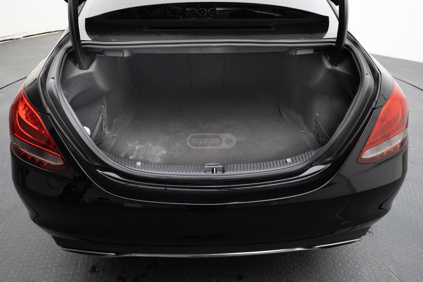 Mercedes-Benz C 200 - фото 8