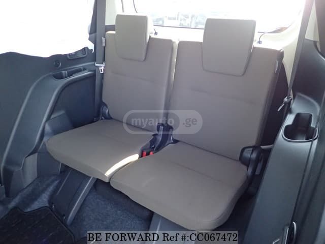 Toyota Sienta - фото 11