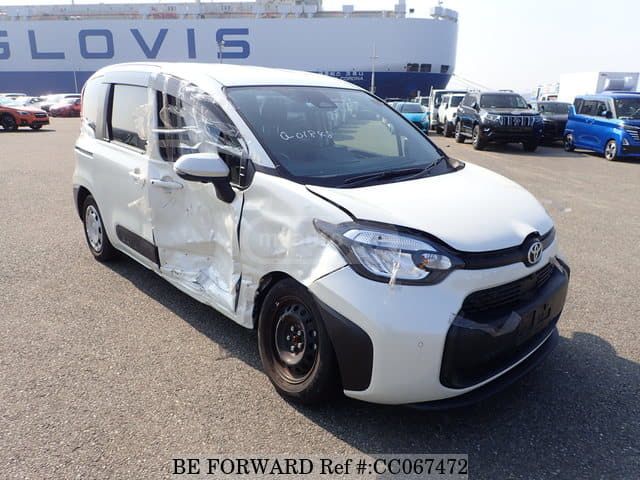 Toyota Sienta - фото 2