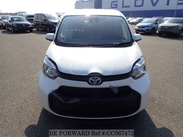 Toyota Sienta - фото 3