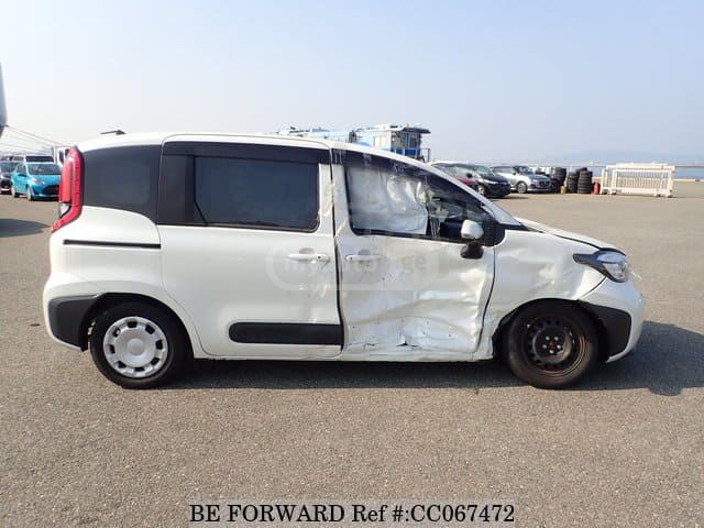 Toyota Sienta - фото 7
