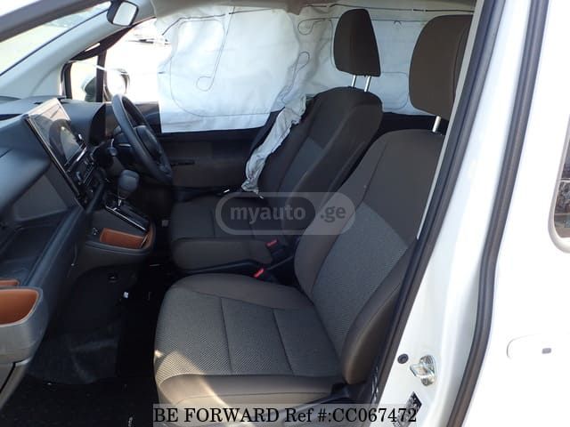 Toyota Sienta - фото 9