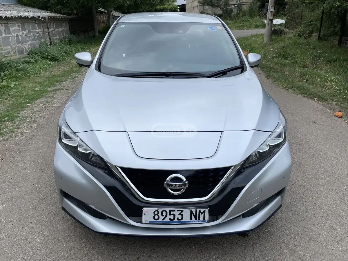 Nissan x v 2021