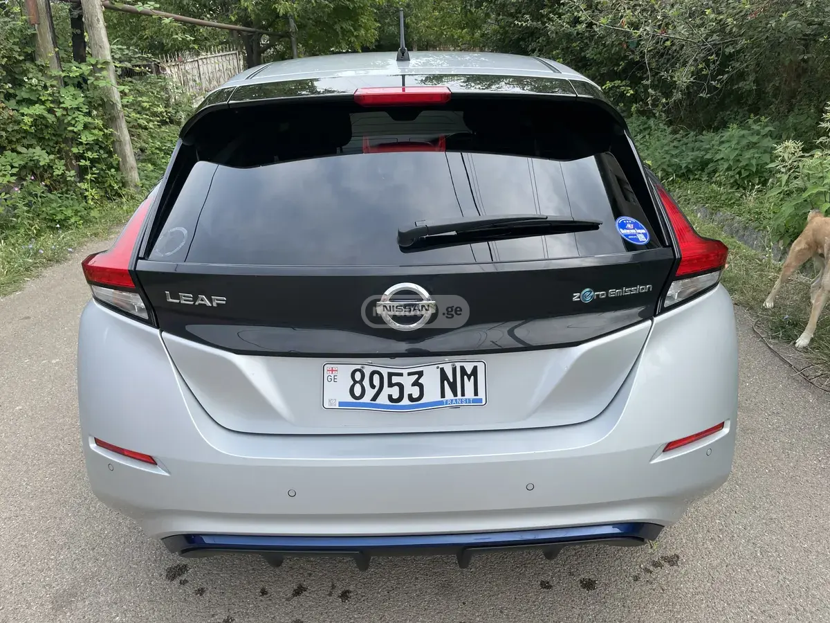 نمای دیگر Nissan x v 2021