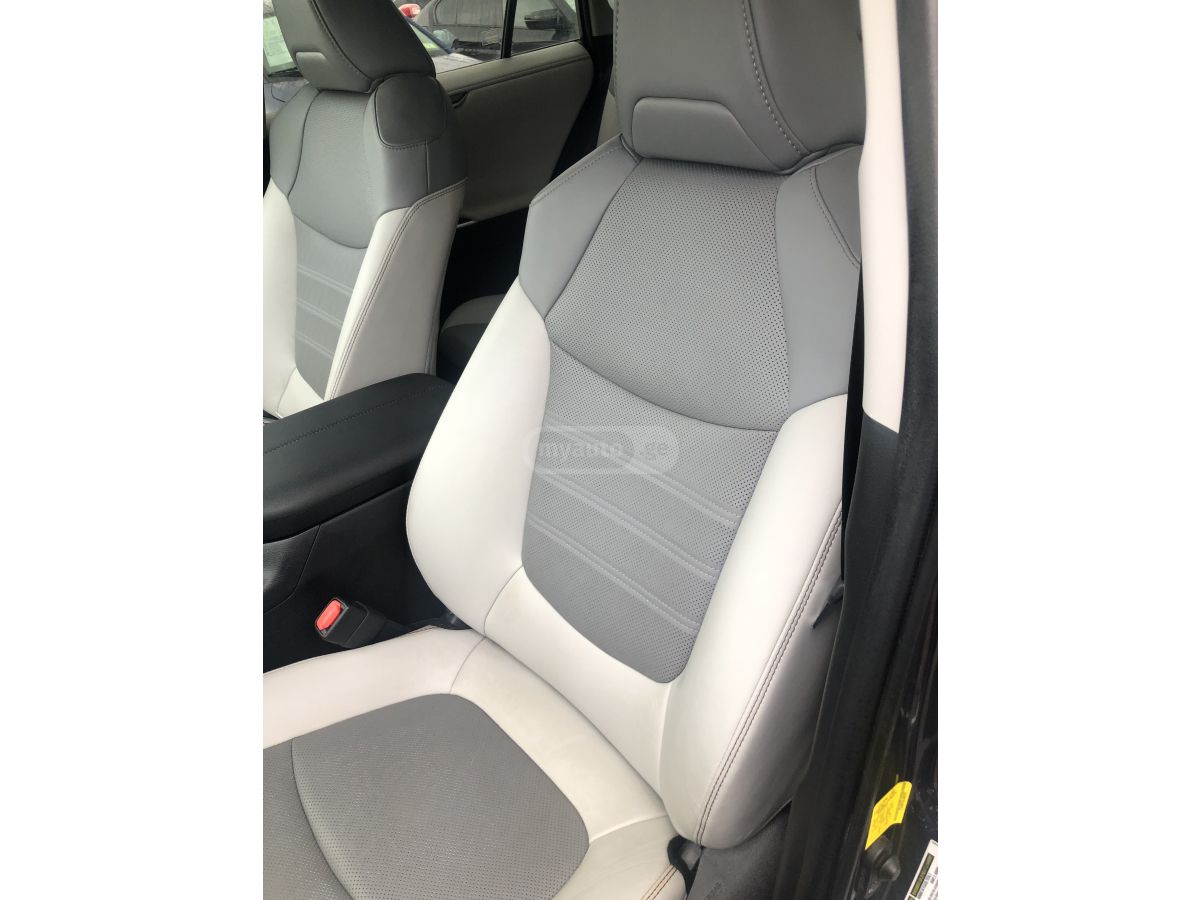 Toyota Rav 4 - фото 6