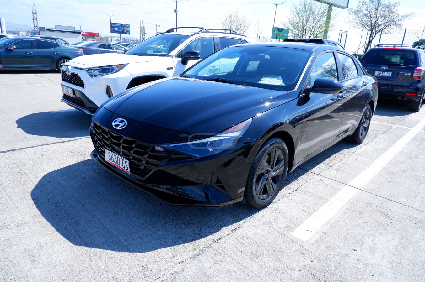 Hyundai Elantra - фото 1