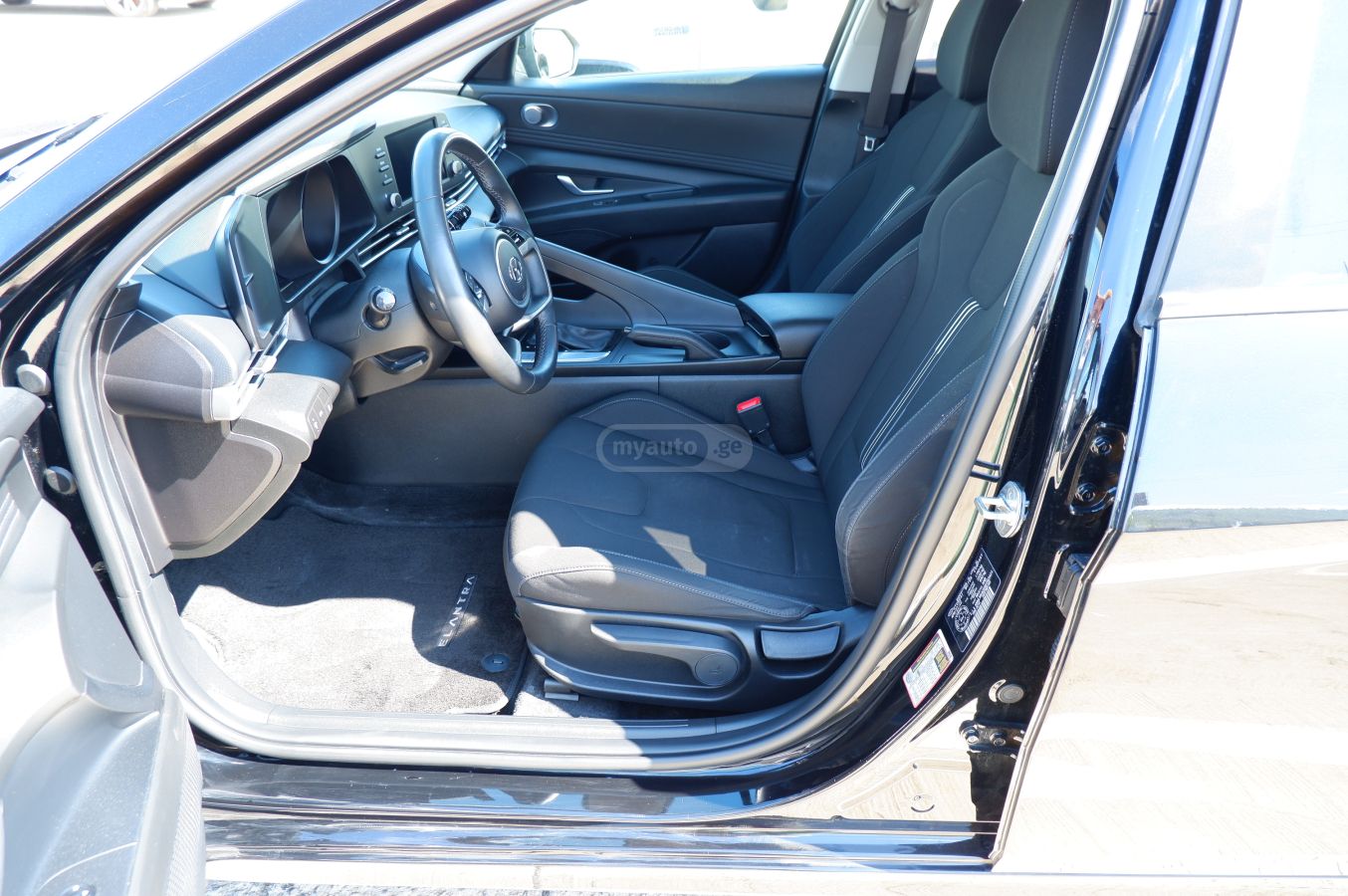 Hyundai Elantra - фото 11