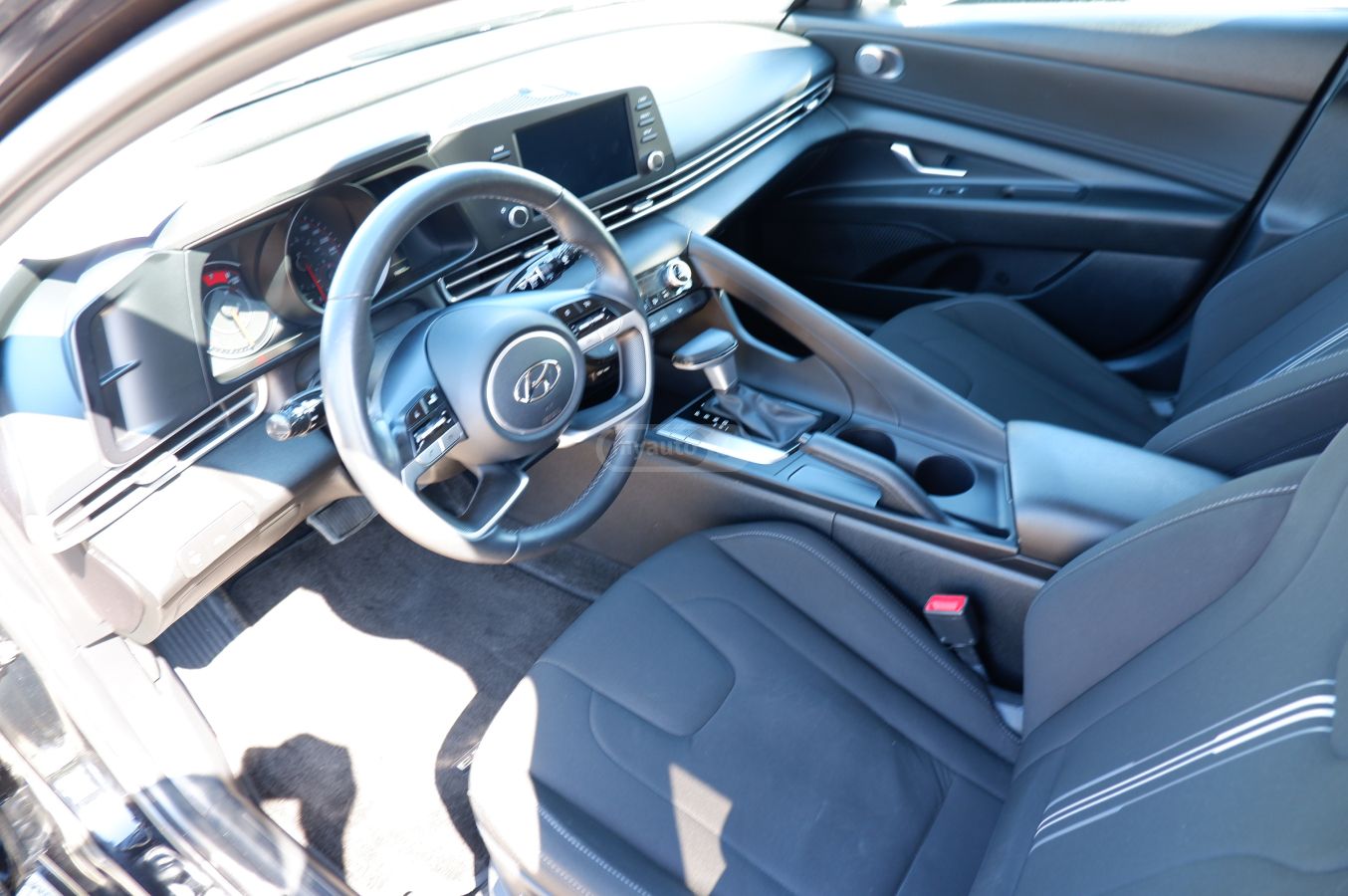 Hyundai Elantra - фото 13