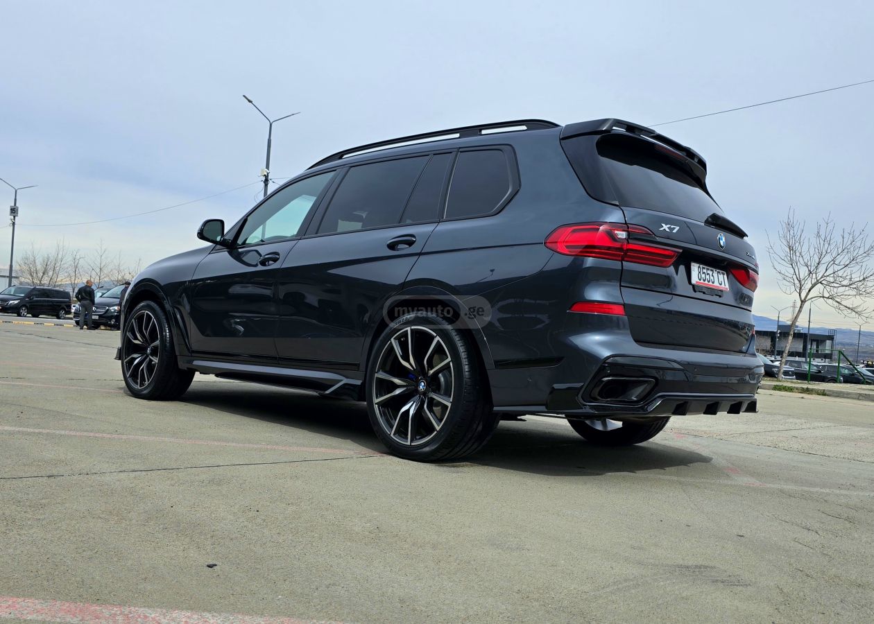 BMW X7 - фото 15