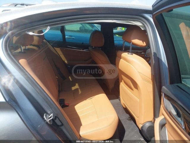 BMW 540I 2021 — миниатюра 12