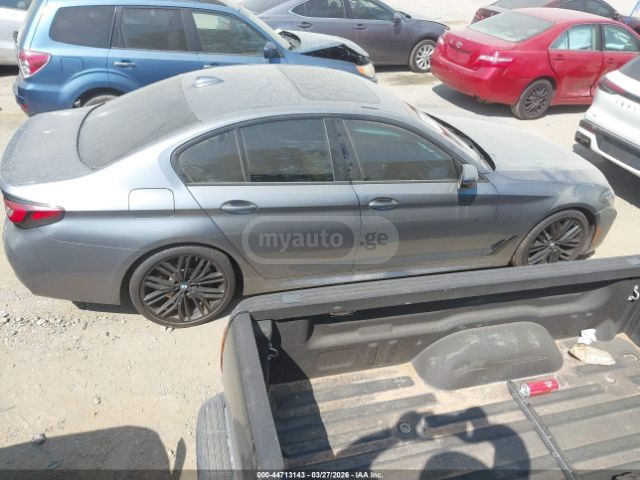 BMW 540I 2021 — миниатюра 6