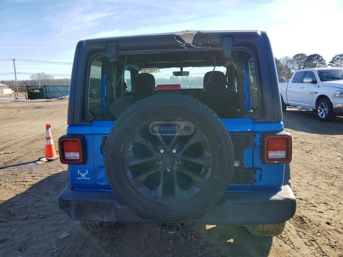 Jeep Wrangler - фото 6