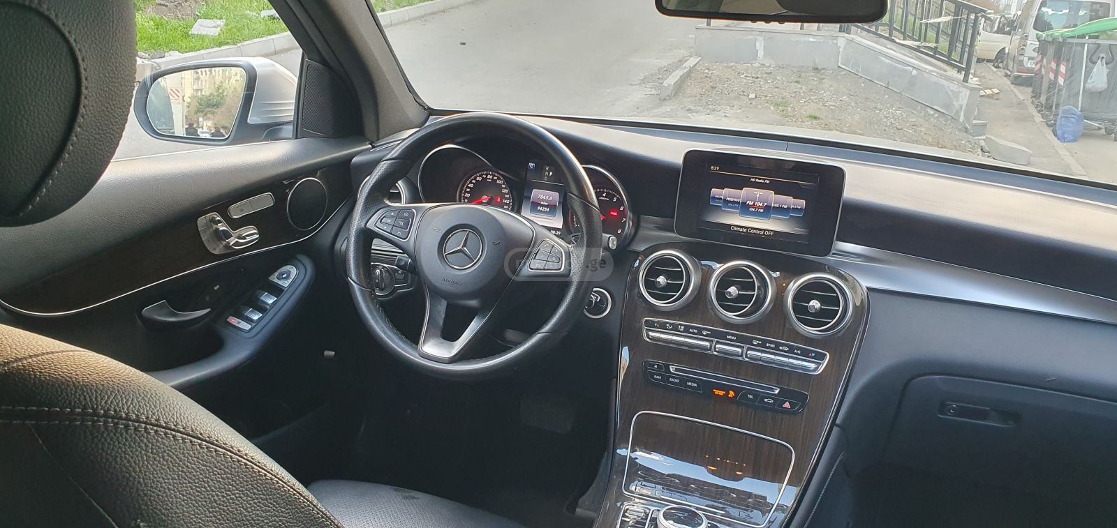 Mercedes-Benz GLC 300 - фото 12