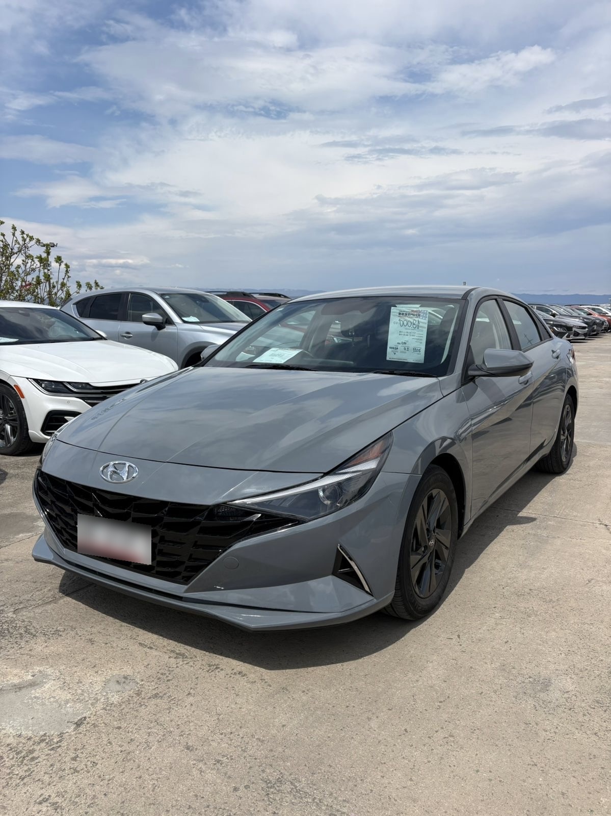 Hyundai Elantra - фото 1