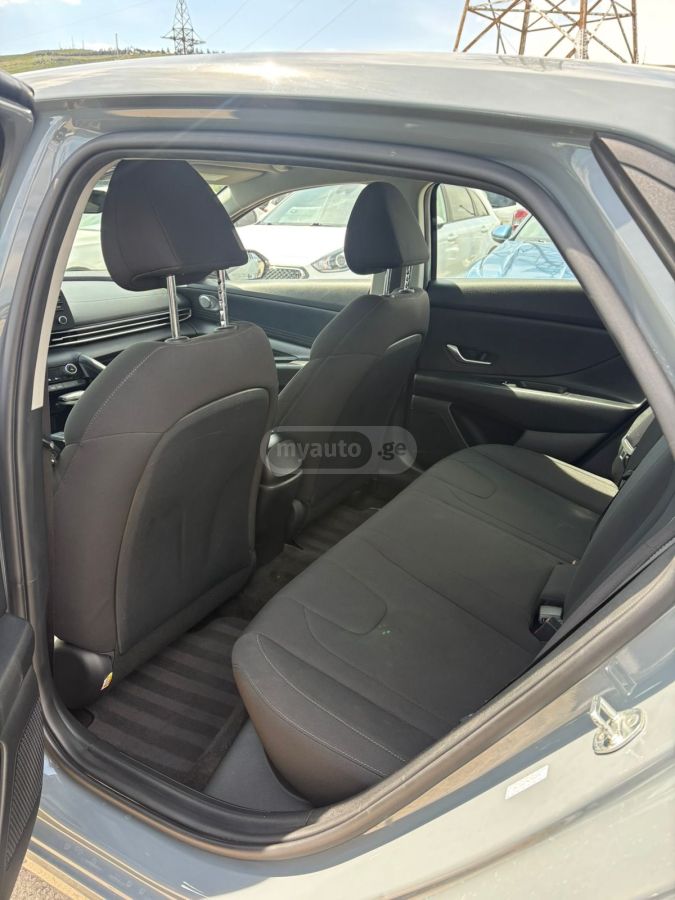 Hyundai Elantra - фото 7