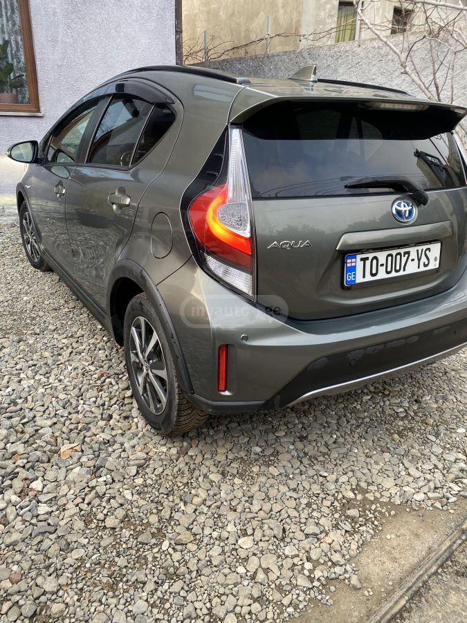 Toyota Aqua - фото 3