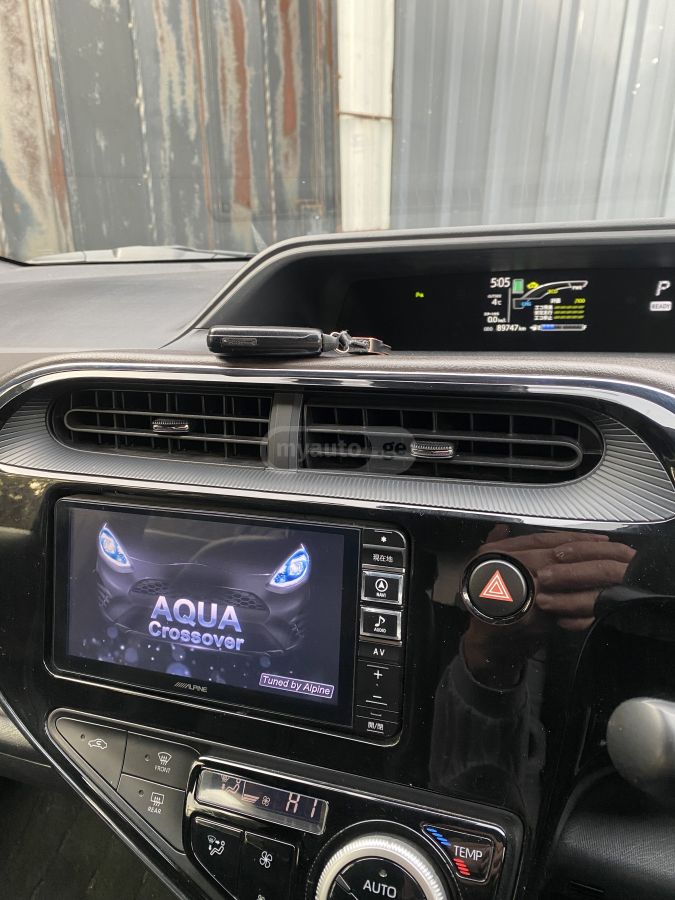 Toyota Aqua - фото 8