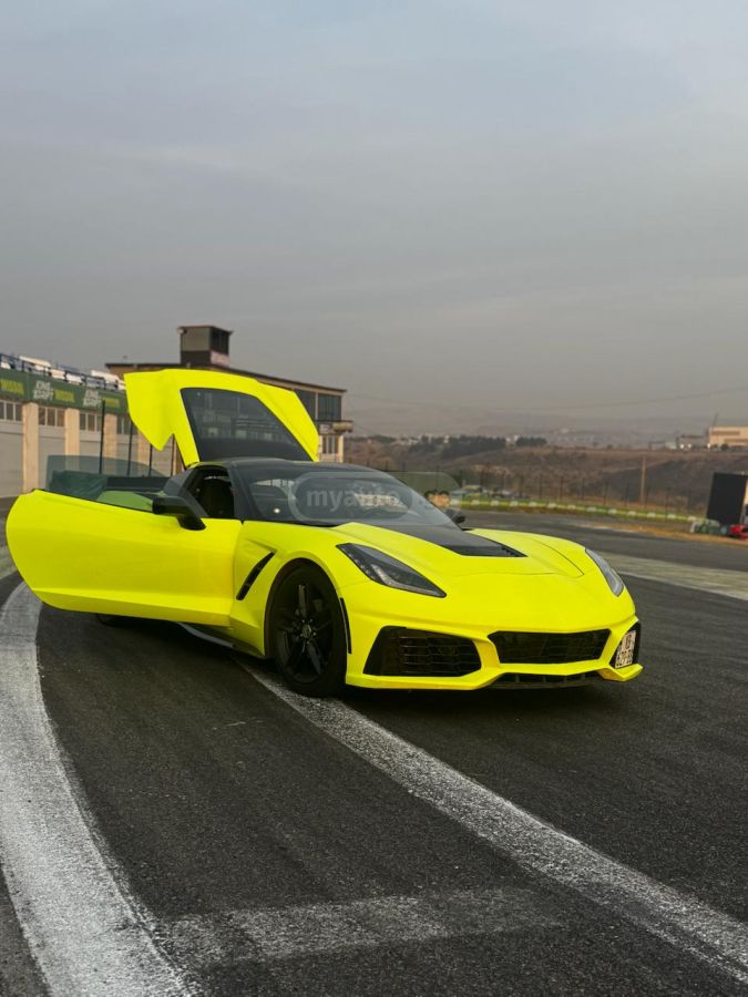 Chevrolet Corvette - фото 1